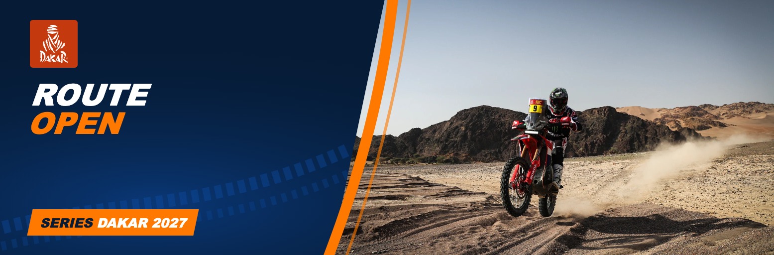 Ricky Brabec on the Honda at the 2026 Dakar Rally in a desert landscape in Saudi Arabia